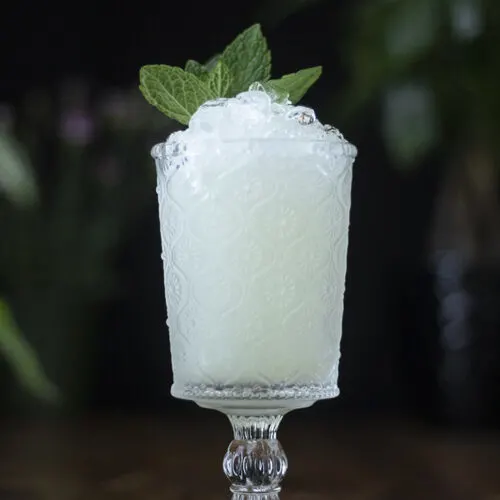 absinthe-frappe-cocktail-close-up