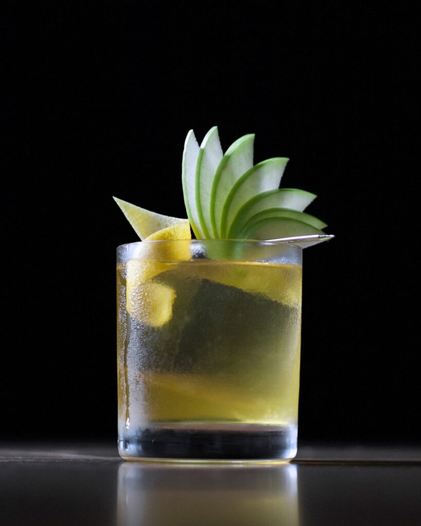 5 Easy (and Beautiful) Cocktail Garnishes Moody Mixologist